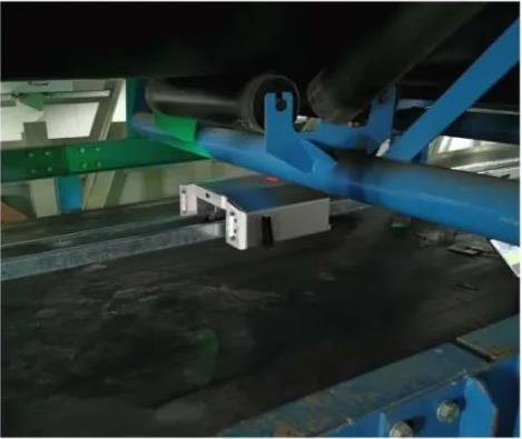  輸送機(jī)智能巡檢機(jī)器人  